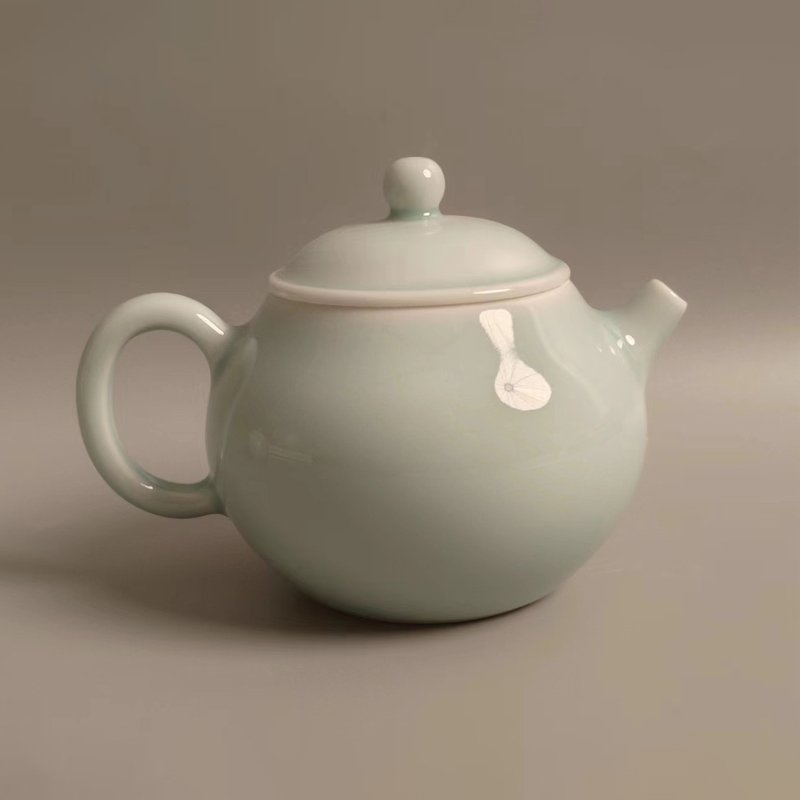 Celadon Glazed Round-Pearl Teapot